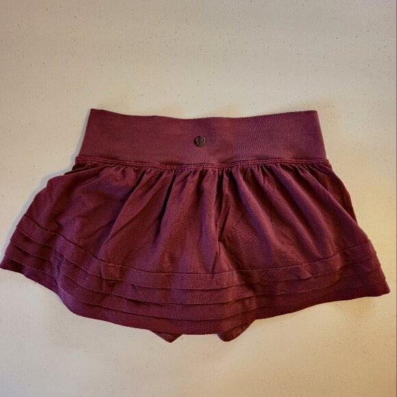 Lululemon Breath Of Fire Skirt Bordeaux Drama Burgundy Mini Yoga Activewear sz 2 - Picture 10 of 13